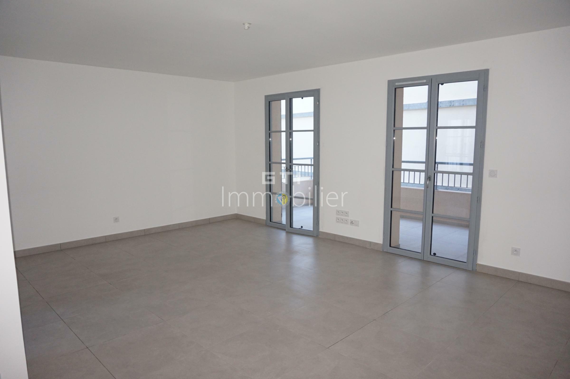 LOCATION A L'ANNEE BONIFACIO